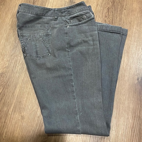 Jones New York Denim - Jones New York Sport Women’s 8 Sequins Stretch Jeans